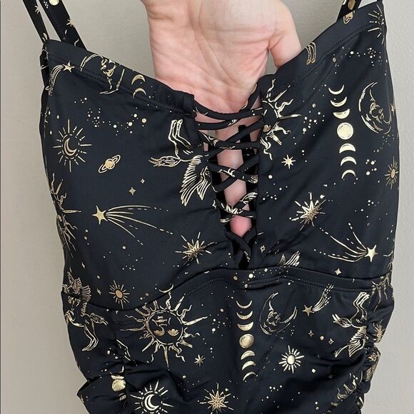 Torrid one piece swimsuit Wireless Lattice tummy control contour NWT- size 3 - Picture 6 of 10